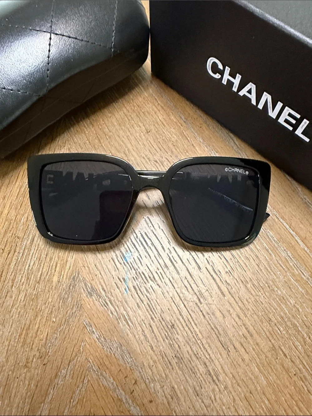 CHANEL bold oversized